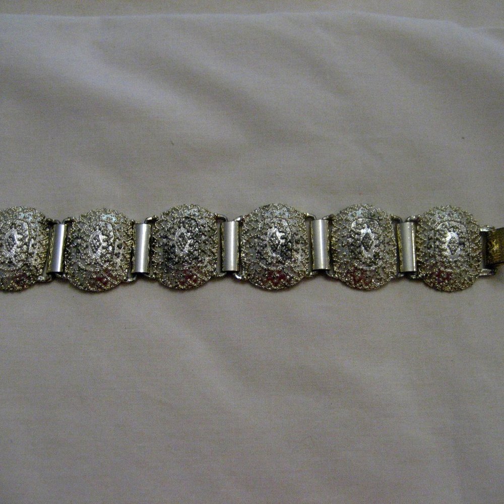 BRUSHED SILVERTONE BRACELET 7"L